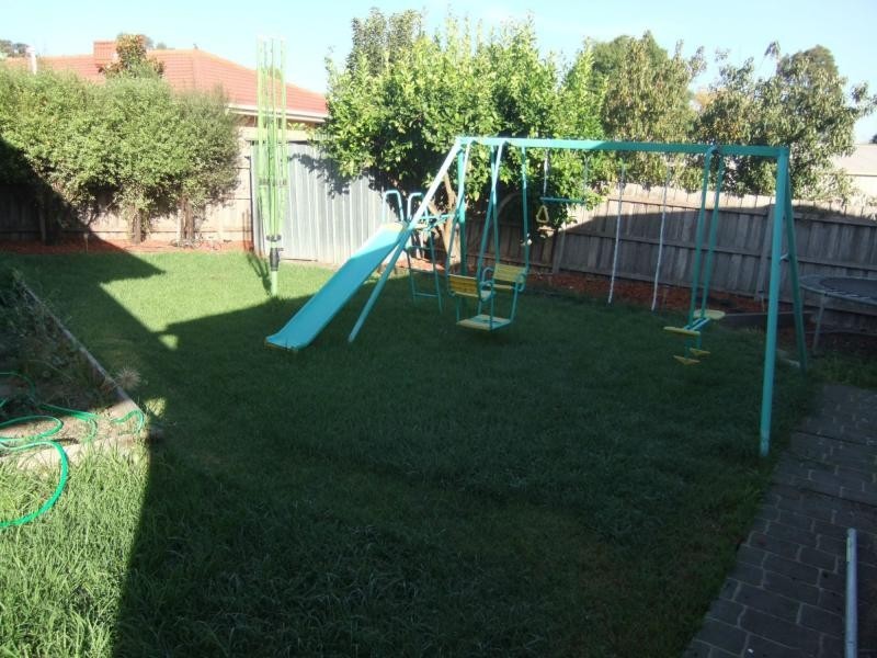 54 Willora Crescent, Cranbourne West VIC 3977