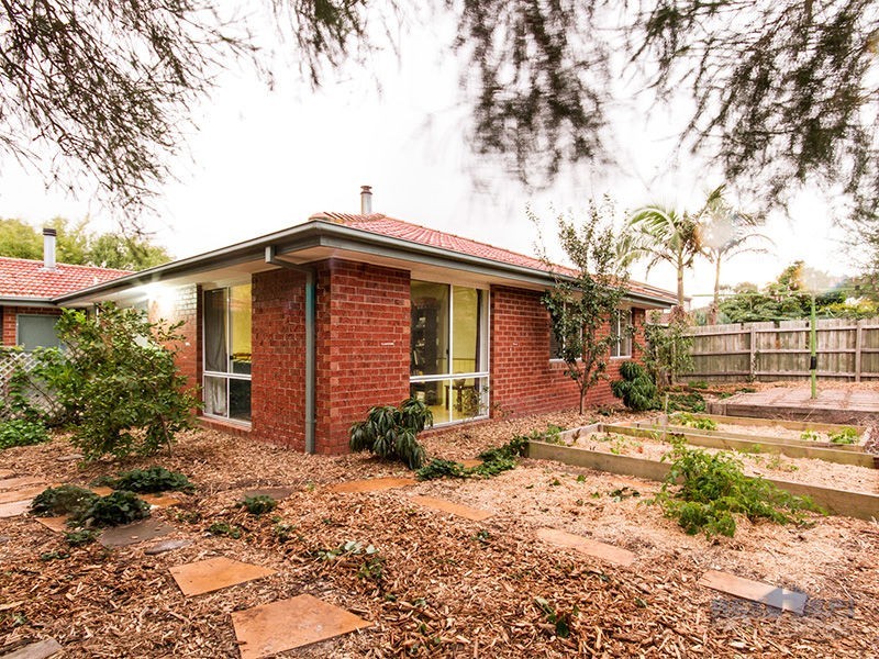 40 Lake View Drive, Narre Warren South VIC 3805