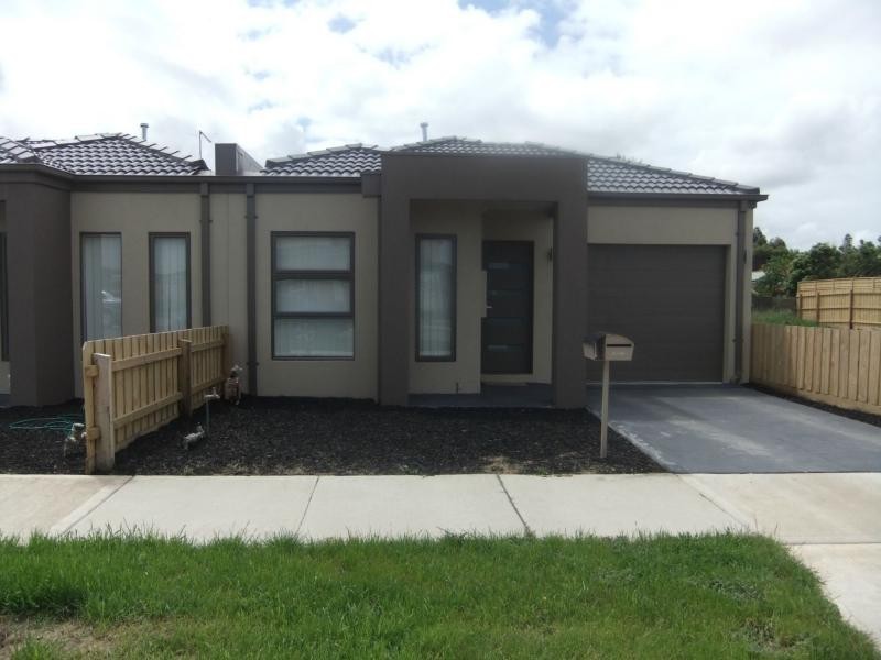 Unit 1/92 Player Drive, Narre Warren VIC 3805