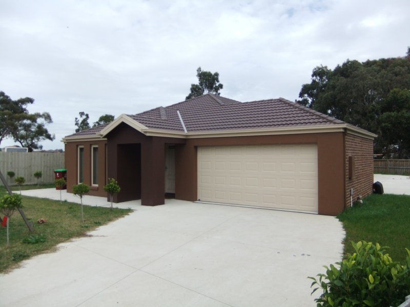 11 Selma Close, Lynbrook VIC 3975