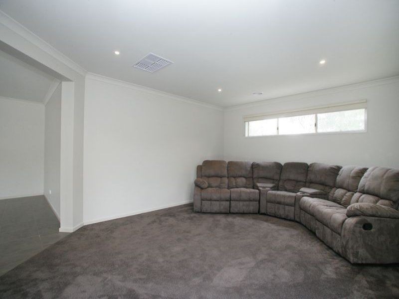 11 Selma Close, Lynbrook VIC 3975