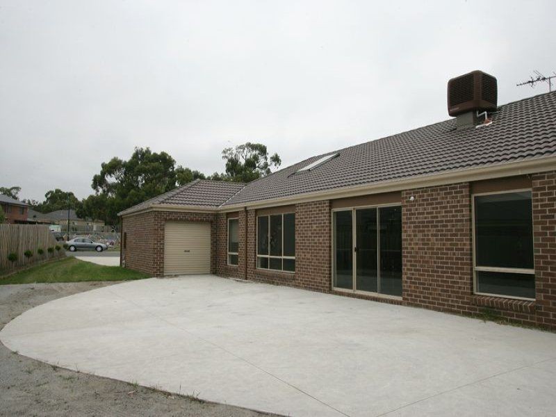 11 Selma Close, Lynbrook VIC 3975