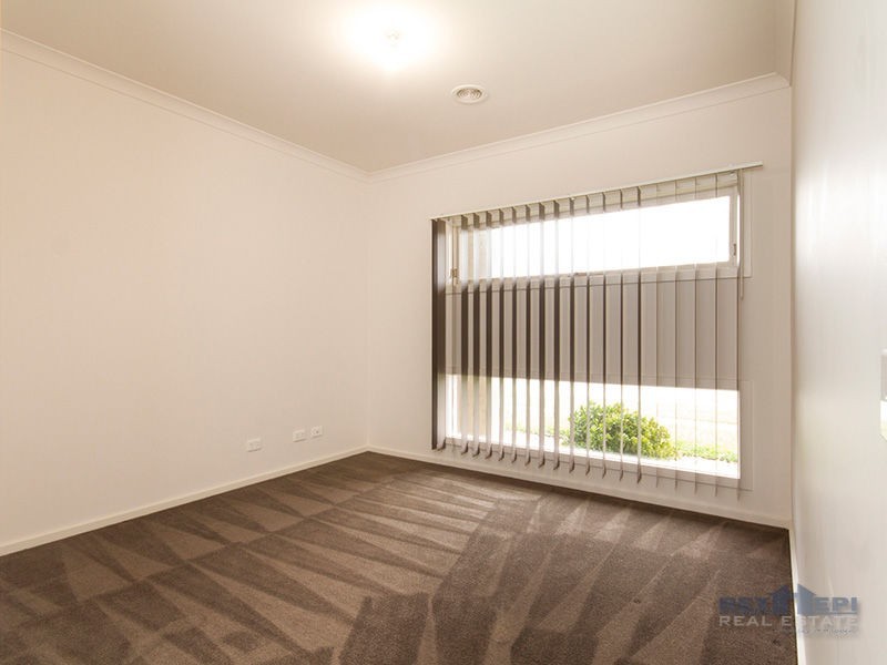 2 Aldous Place, Cranbourne North VIC 3977