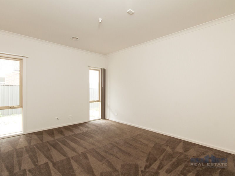 2 Aldous Place, Cranbourne North VIC 3977