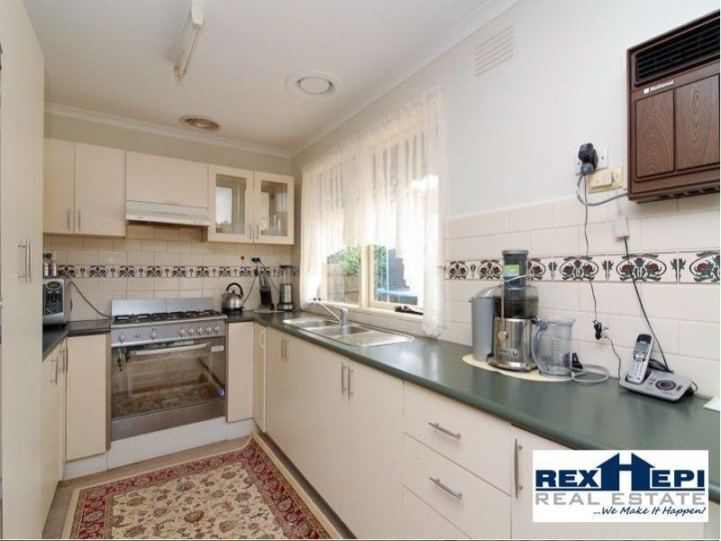 20 Saxonwood Drive, Narre Warren VIC 3805