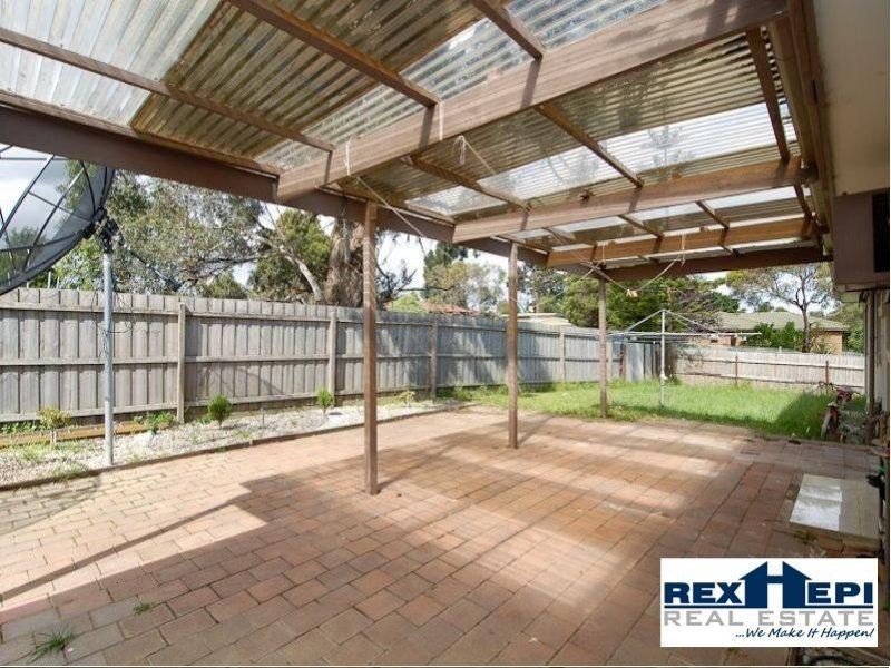 20 Saxonwood Drive, Narre Warren VIC 3805