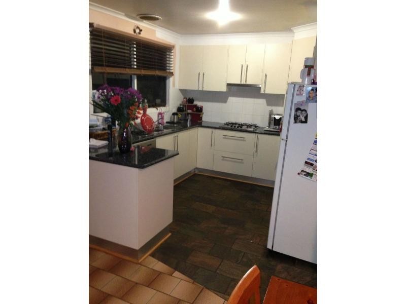 10 Thomas Mitchell Drive, Endeavour Hills VIC 3802