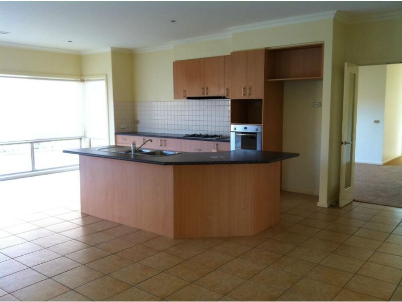 54 Moondarra Drive, Berwick VIC 3806