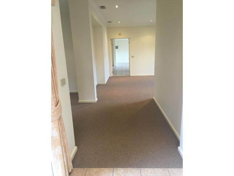 54 Moondarra Drive, Berwick VIC 3806