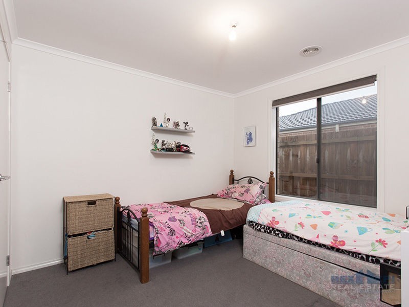 11 Danae Place, Cranbourne West VIC 3977