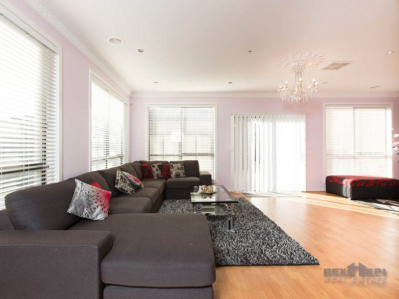 16 Greenview Terrace, Keysborough VIC 3173