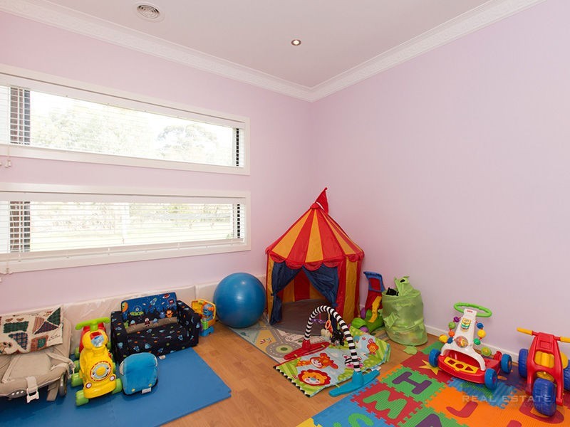 16 Greenview Terrace, Keysborough VIC 3173