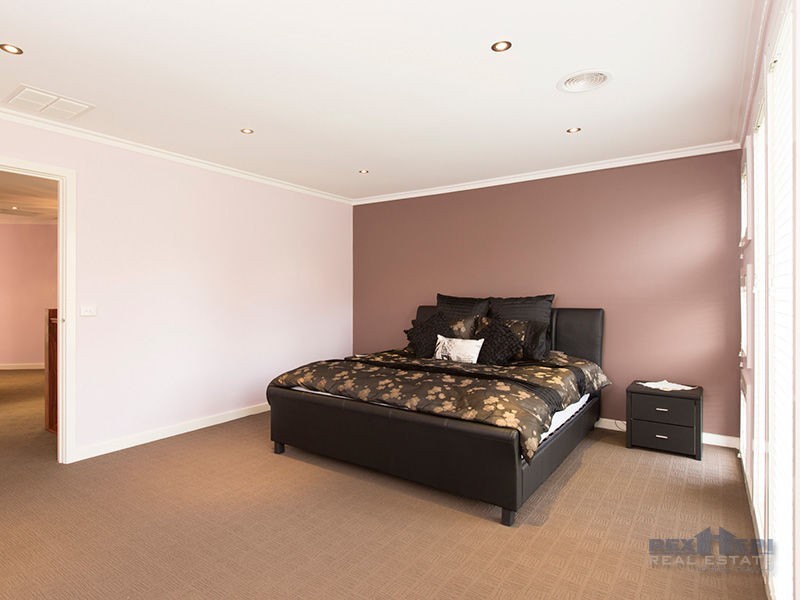 16 Greenview Terrace, Keysborough VIC 3173