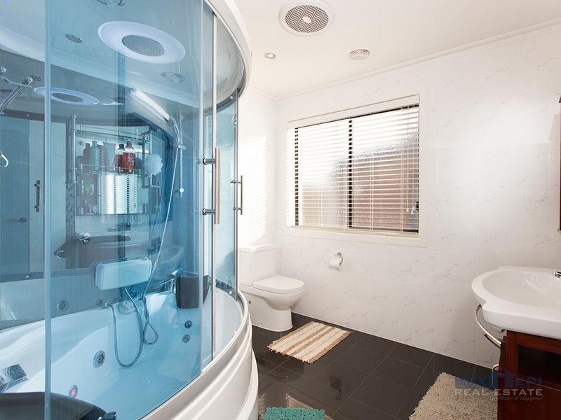 16 Greenview Terrace, Keysborough VIC 3173