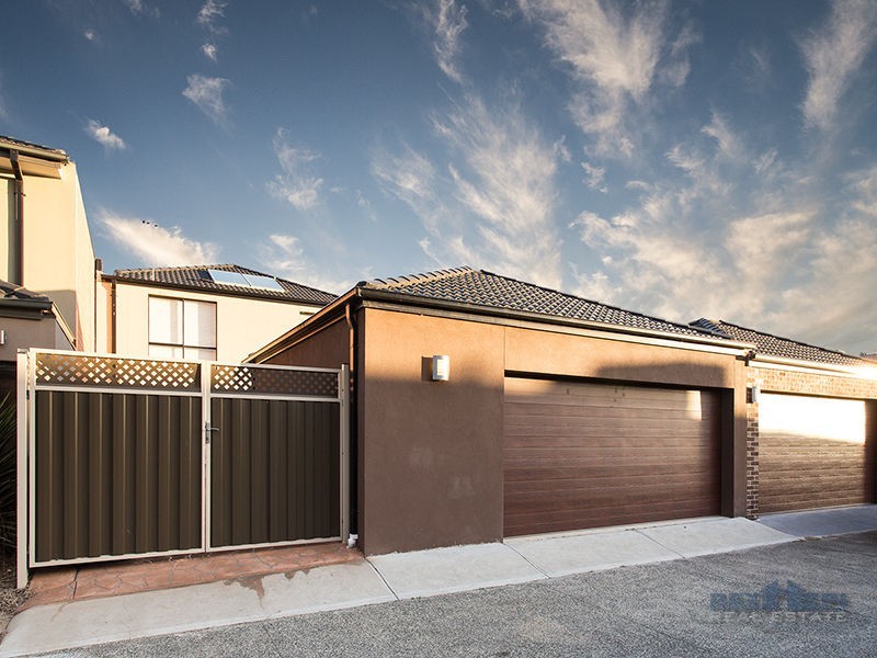 16 Greenview Terrace, Keysborough VIC 3173