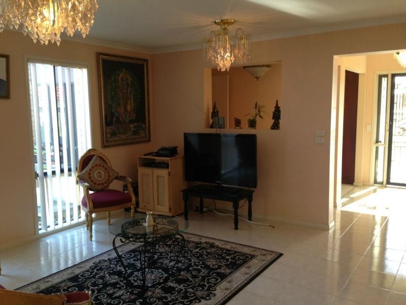 20 Elanora Way, Hampton Park VIC 3976