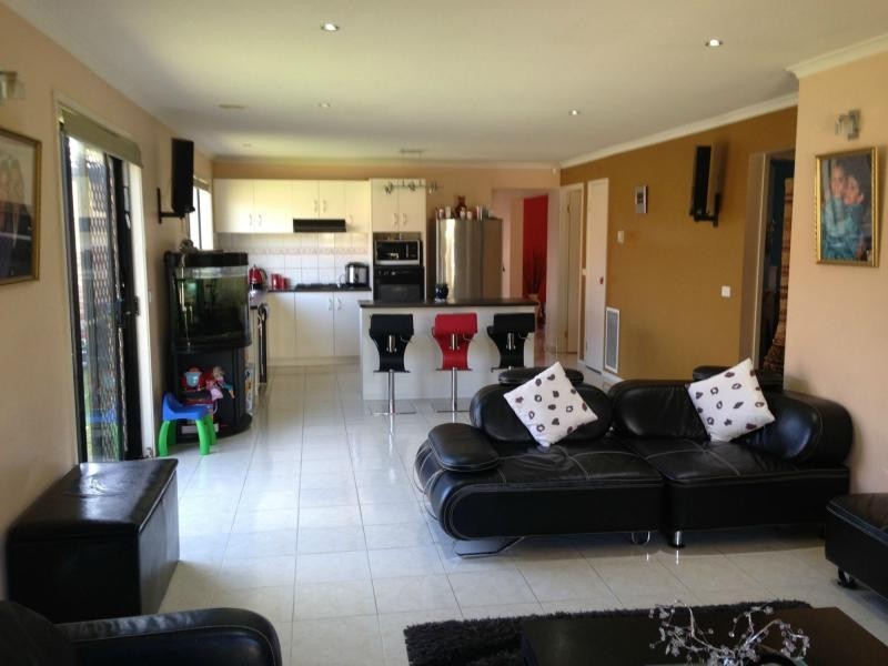 20 Elanora Way, Hampton Park VIC 3976