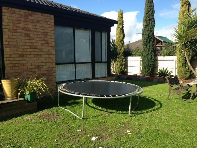 20 Elanora Way, Hampton Park VIC 3976