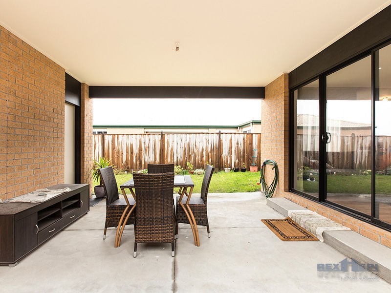 116 Sabel Drive, Cranbourne North VIC 3977