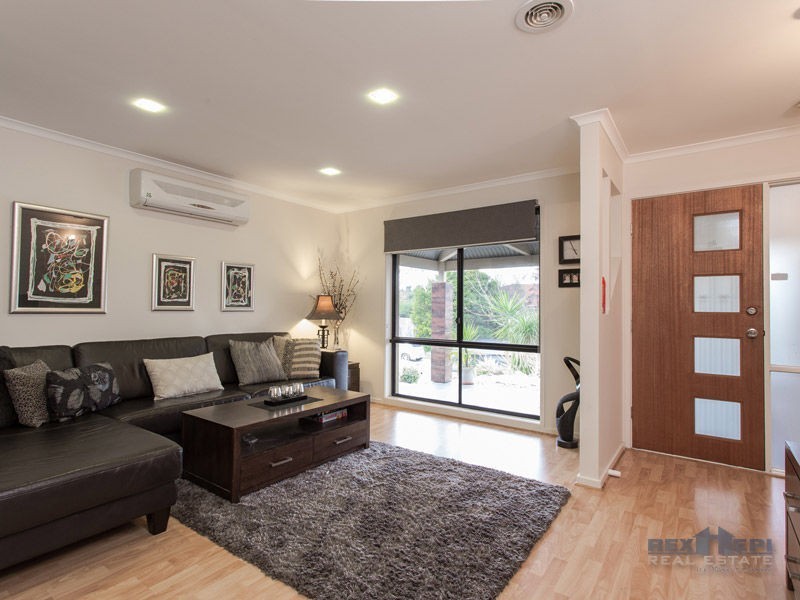 21 Forsyth Court, Cranbourne North VIC 3977