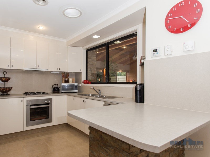 21 Forsyth Court, Cranbourne North VIC 3977