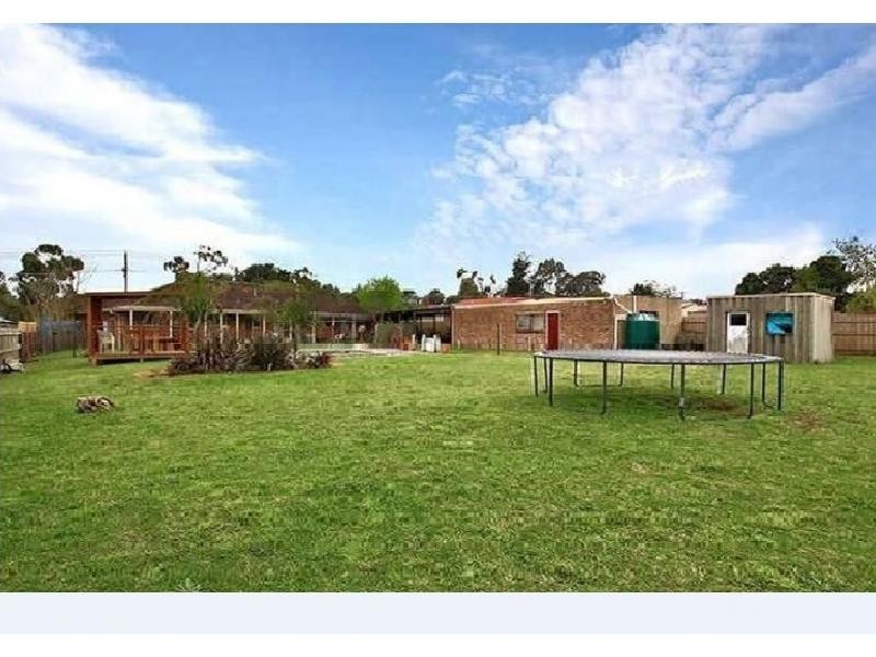 26 Huon Park Road, Cranbourne North VIC 3977