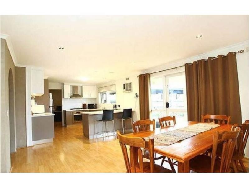 26 Huon Park Road, Cranbourne North VIC 3977