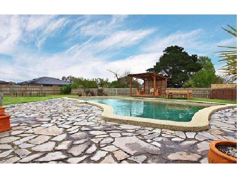 26 Huon Park Road, Cranbourne North VIC 3977