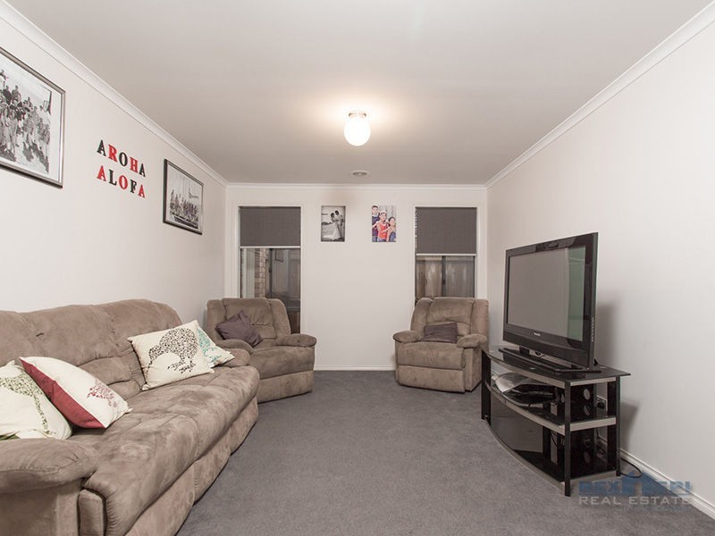 11 Danae Place, Cranbourne West VIC 3977