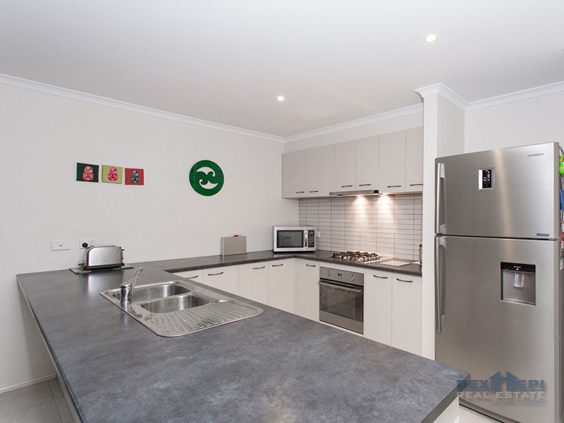 11 Danae Place, Cranbourne West VIC 3977