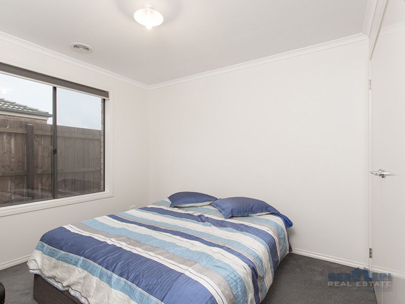 11 Danae Place, Cranbourne West VIC 3977