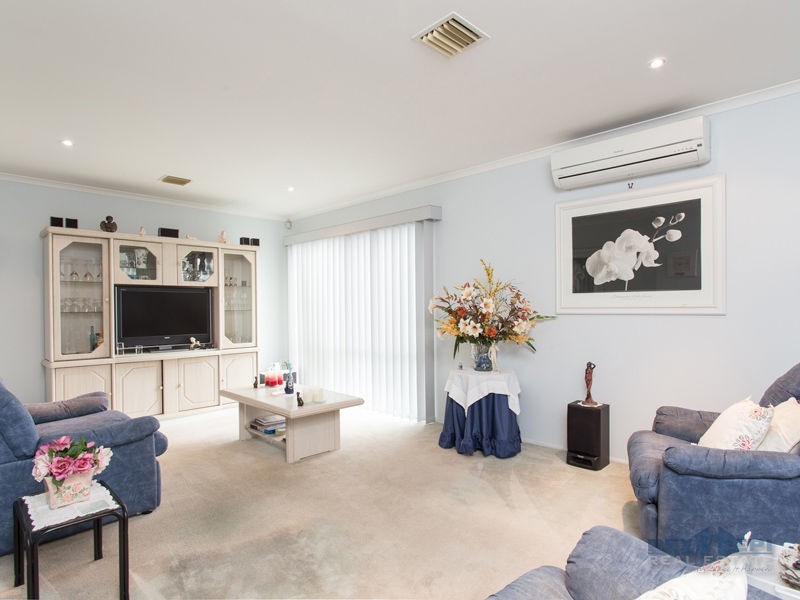 28 Hampshire Drive, Narre Warren South VIC 3805