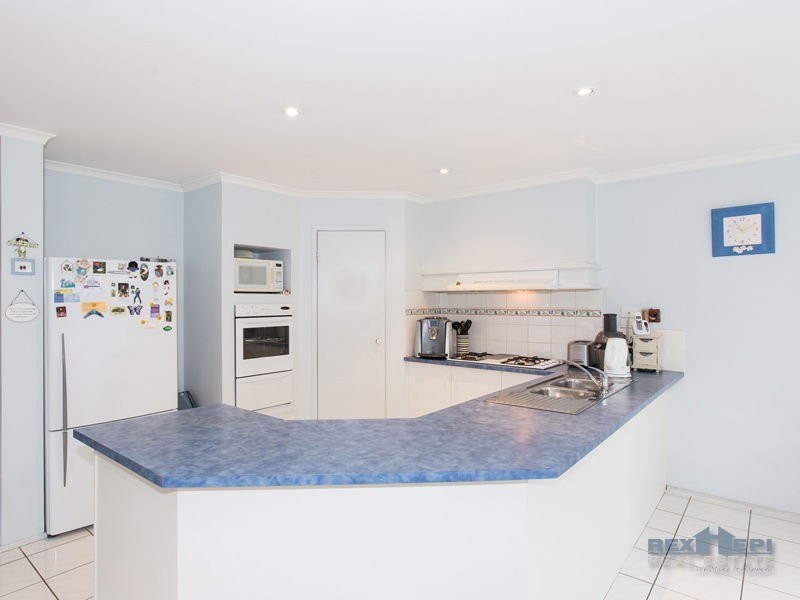 28 Hampshire Drive, Narre Warren South VIC 3805