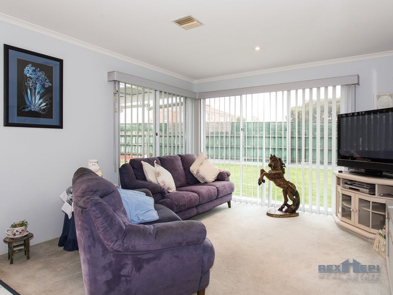 28 Hampshire Drive, Narre Warren South VIC 3805