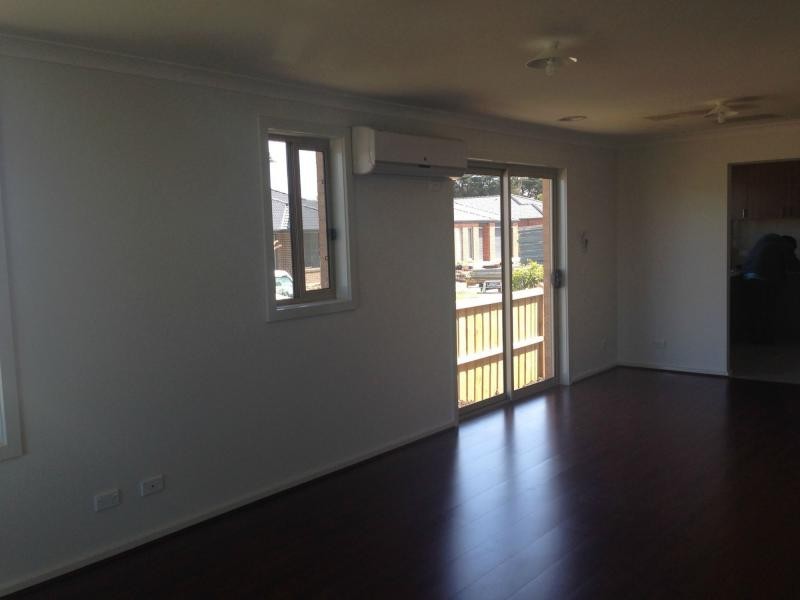 5 Bursaria Lane, Cranbourne West VIC 3977