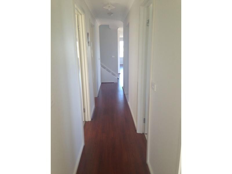 5 Bursaria Lane, Cranbourne West VIC 3977