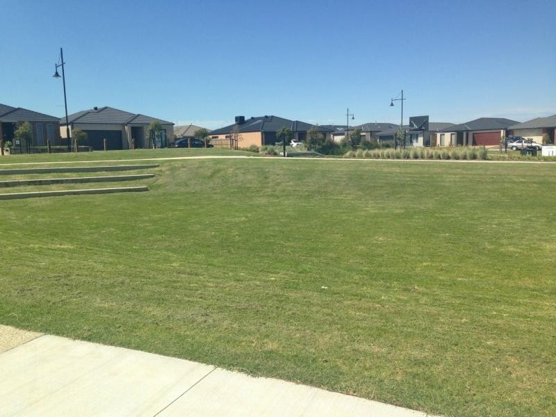 5 Bursaria Lane, Cranbourne West VIC 3977