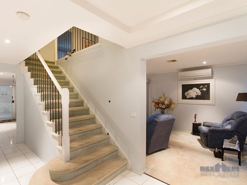 28 Hampshire Drive, Narre Warren South VIC 3805