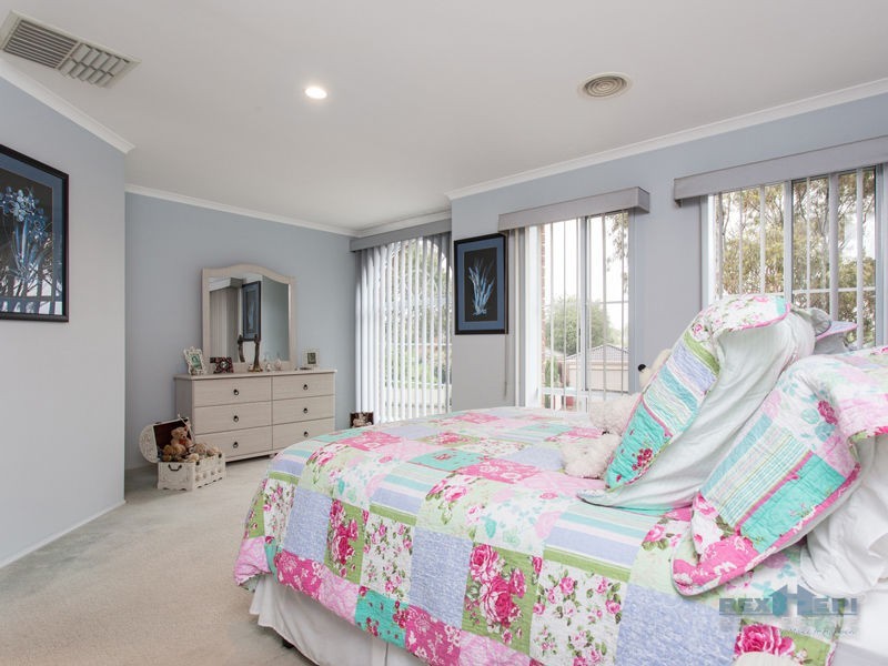 28 Hampshire Drive, Narre Warren South VIC 3805