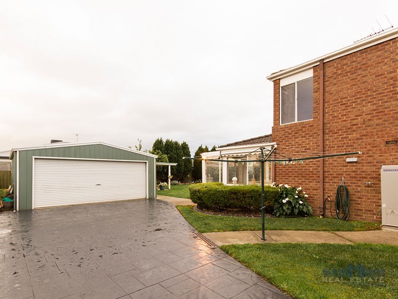 28 Hampshire Drive, Narre Warren South VIC 3805