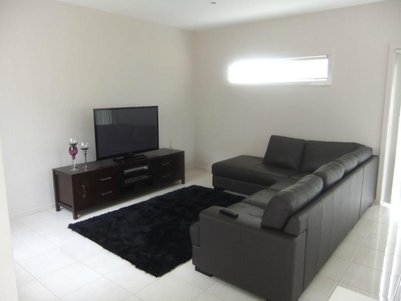 Unit 2/92 Player Drive, Narre Warren VIC 3805