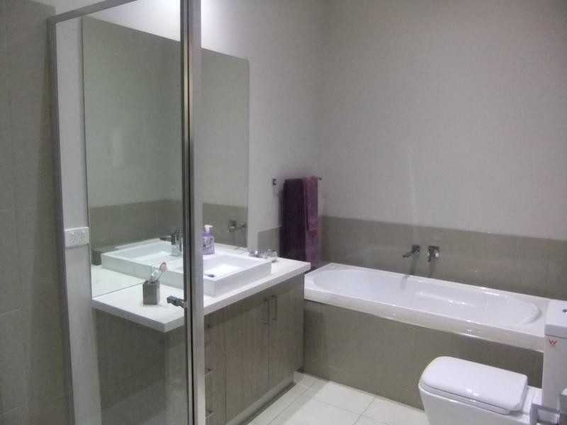 Unit 2/92 Player Drive, Narre Warren VIC 3805