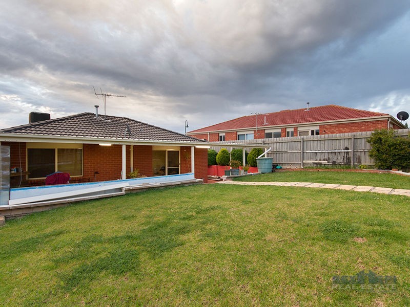 13 Jarvis Close, Narre Warren South VIC 3805