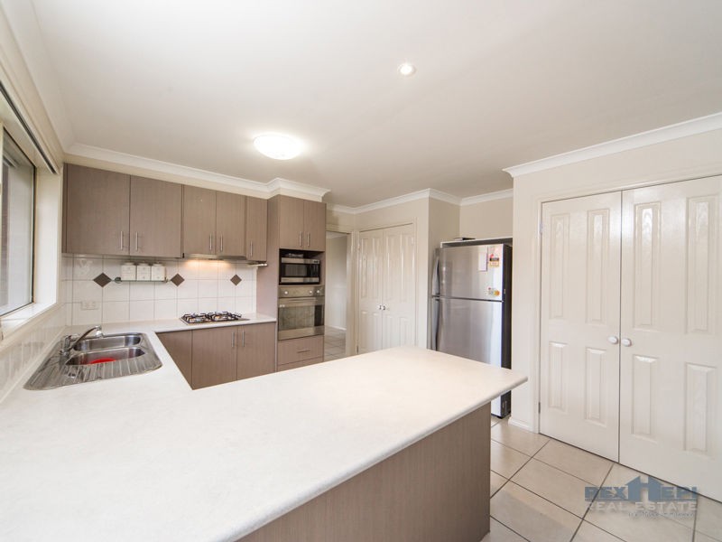 49 Rodlarni Crescent, Berwick VIC 3806