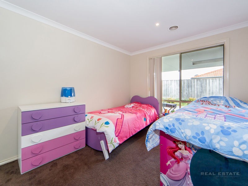 49 Rodlarni Crescent, Berwick VIC 3806