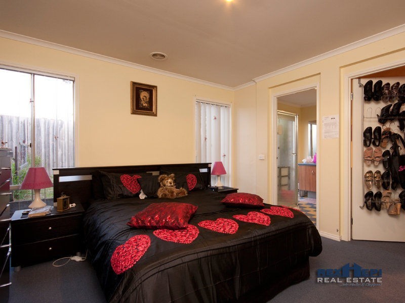 5 Sunvalley Blvd Street, Lynbrook VIC 3975