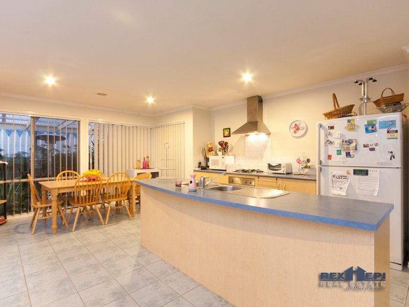 5 Sunvalley Blvd Street, Lynbrook VIC 3975