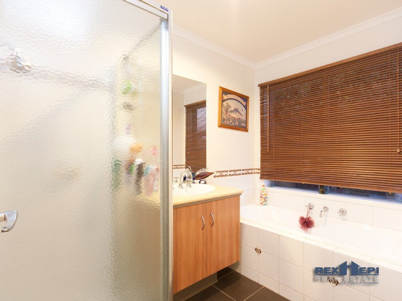 5 Sunvalley Blvd Street, Lynbrook VIC 3975