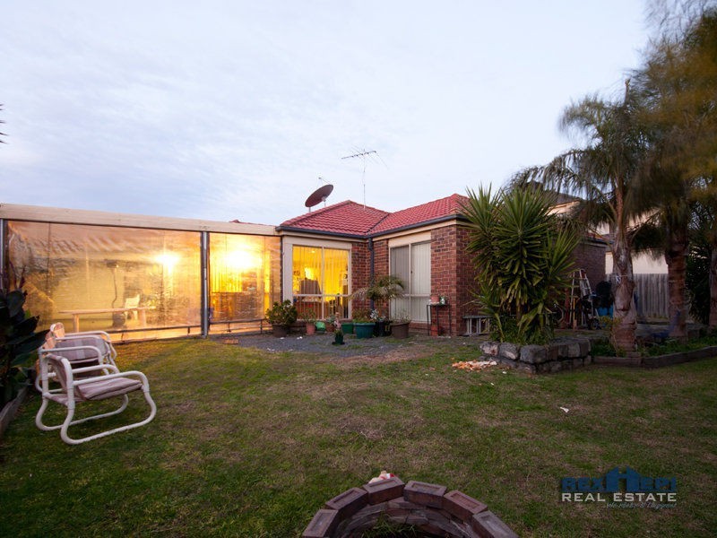 5 Sunvalley Blvd Street, Lynbrook VIC 3975