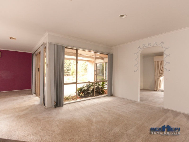 36 Lake View Drive, Narre Warren South VIC 3805